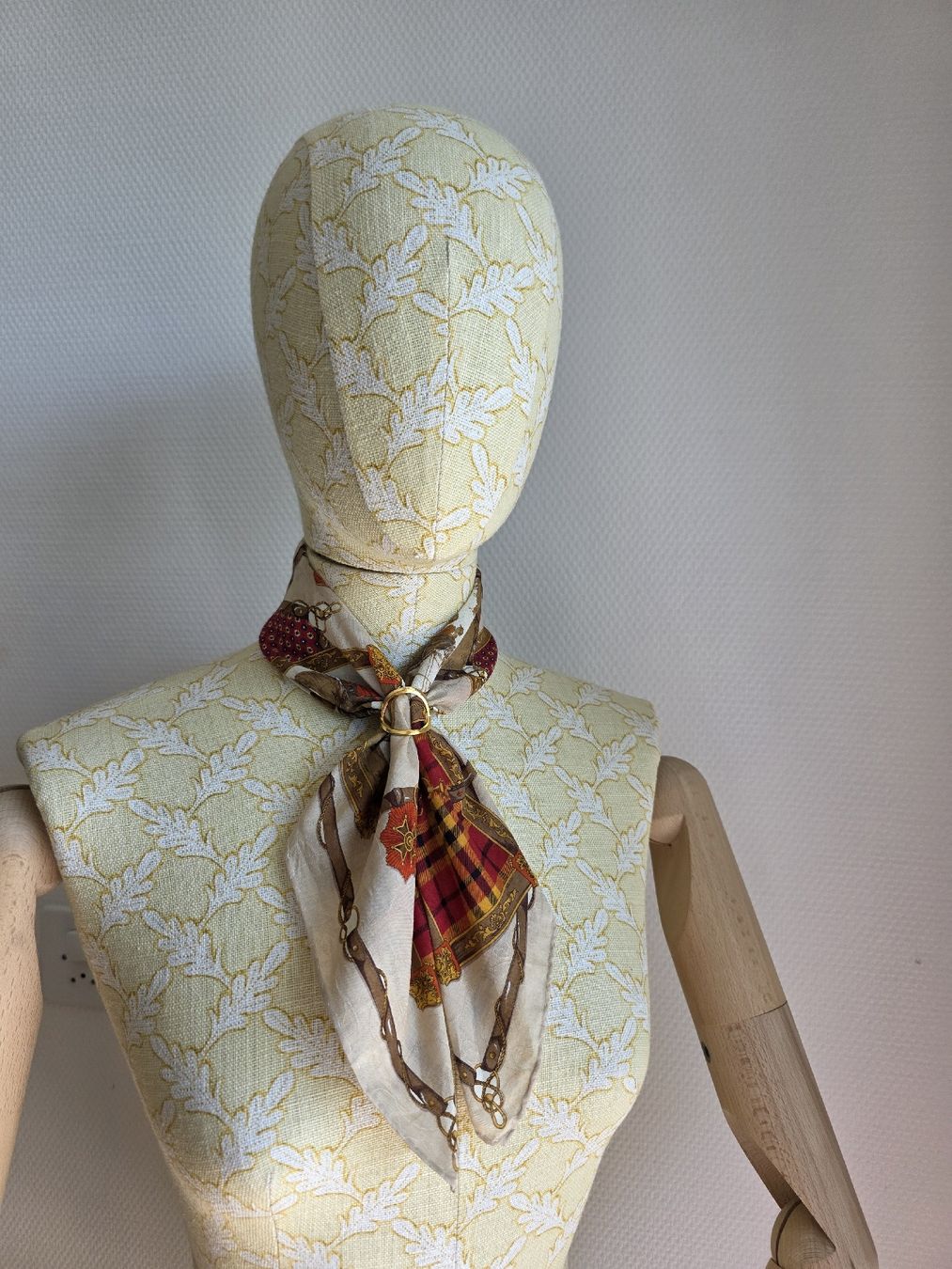 Celine Foulards, Tücher & Schals: Vintage Céline Paris Tuch – Neu (gemäss Beschreibung) aus Zürich von LIMAR 7