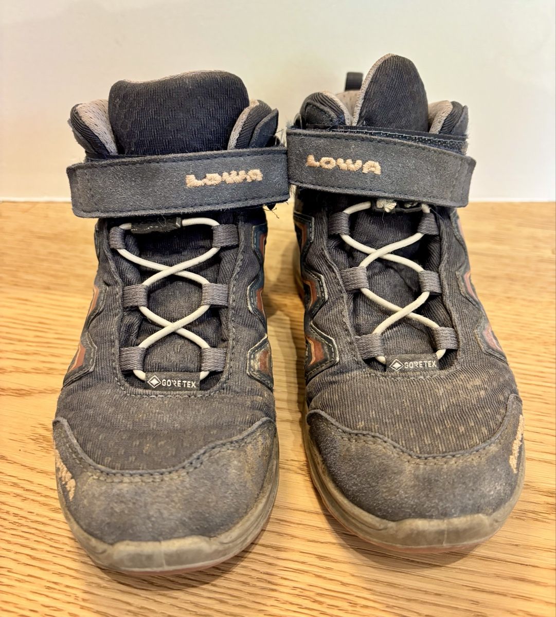 Chaussures garçon: Wanderschuhe Kinder, Lowa, Grösse 30  – D'occasion à Ebnat-Kappel par Janine061