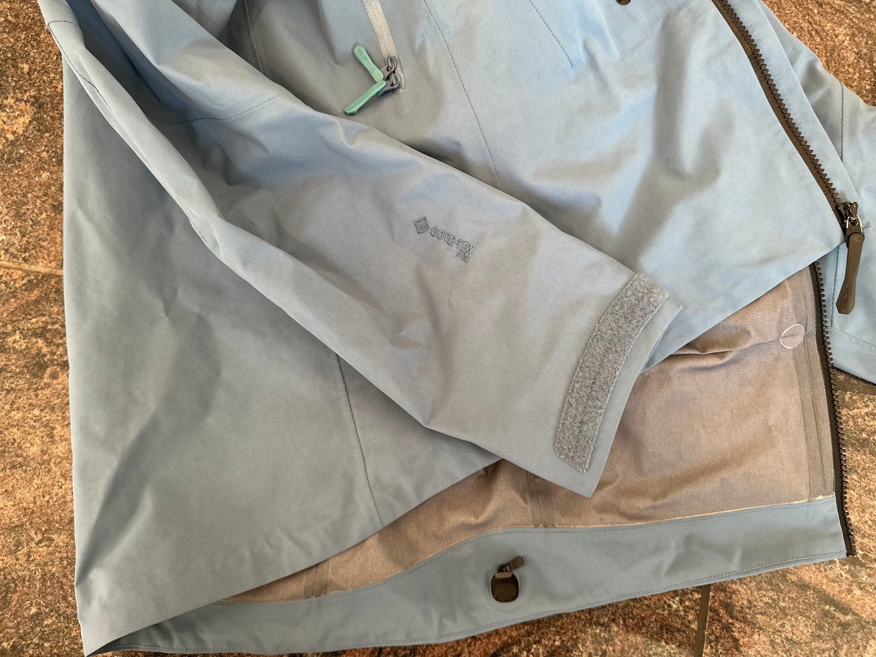Arcteryx Giacche: Arc'teryx Alpha SV Jacket, Men's Size S | GORE-TEX Shell – Usato da Zürich venduto da jacklondon 6