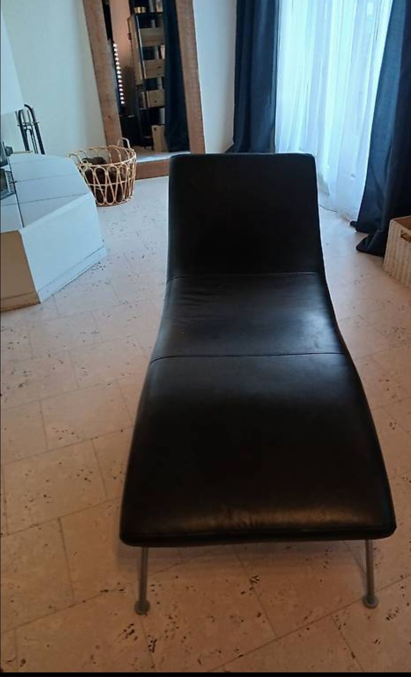 Liegen & Liegestühle: Schwarze Liege – Gebraucht aus Rothrist von j0282