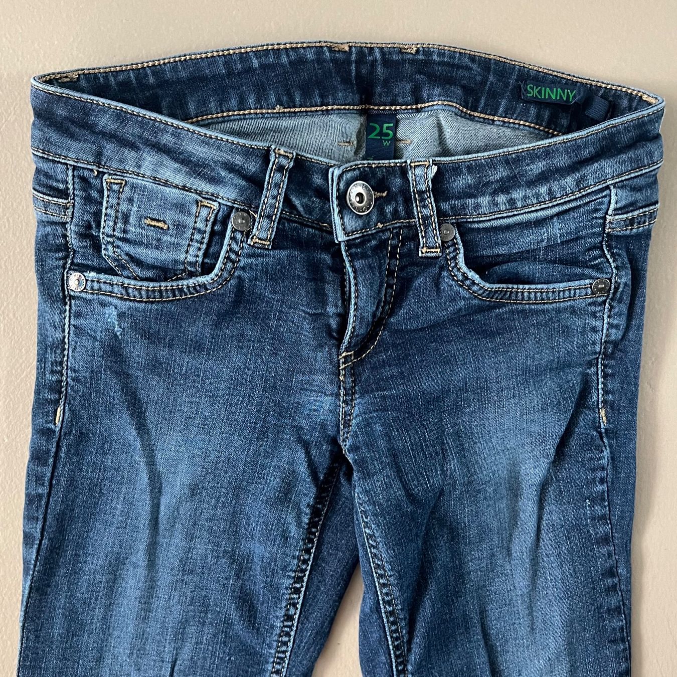 Benetton Jeans: BENETTON Skinny Jeans 💙 – Gebraucht aus Zürich von ClosetQueen 1