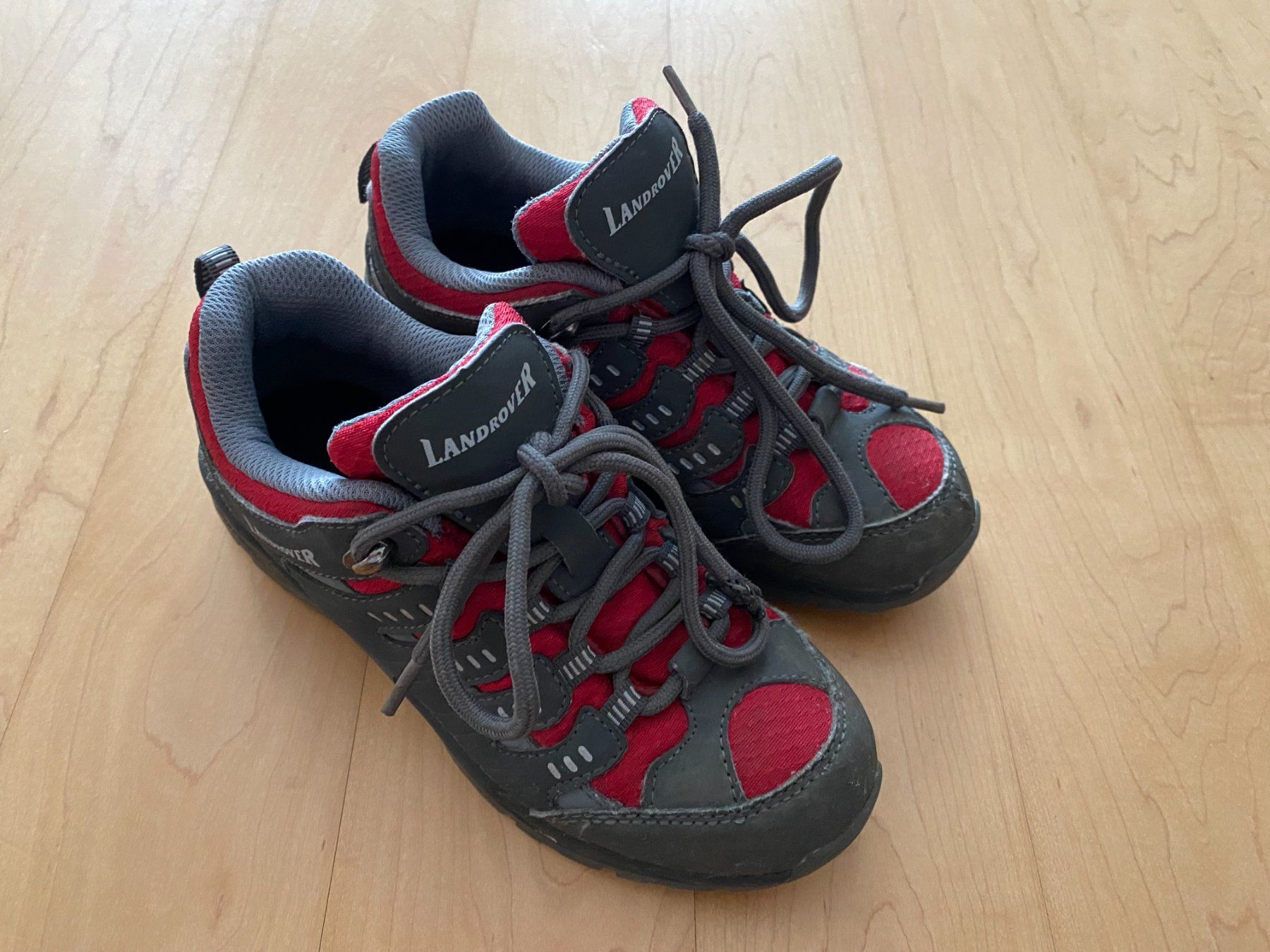 Scarpe per ragazzi: Wanderschuhe Trekkingschuhe Landrover Gr. 34 rot-grau – Usato da Flawil venduto da savoypremium