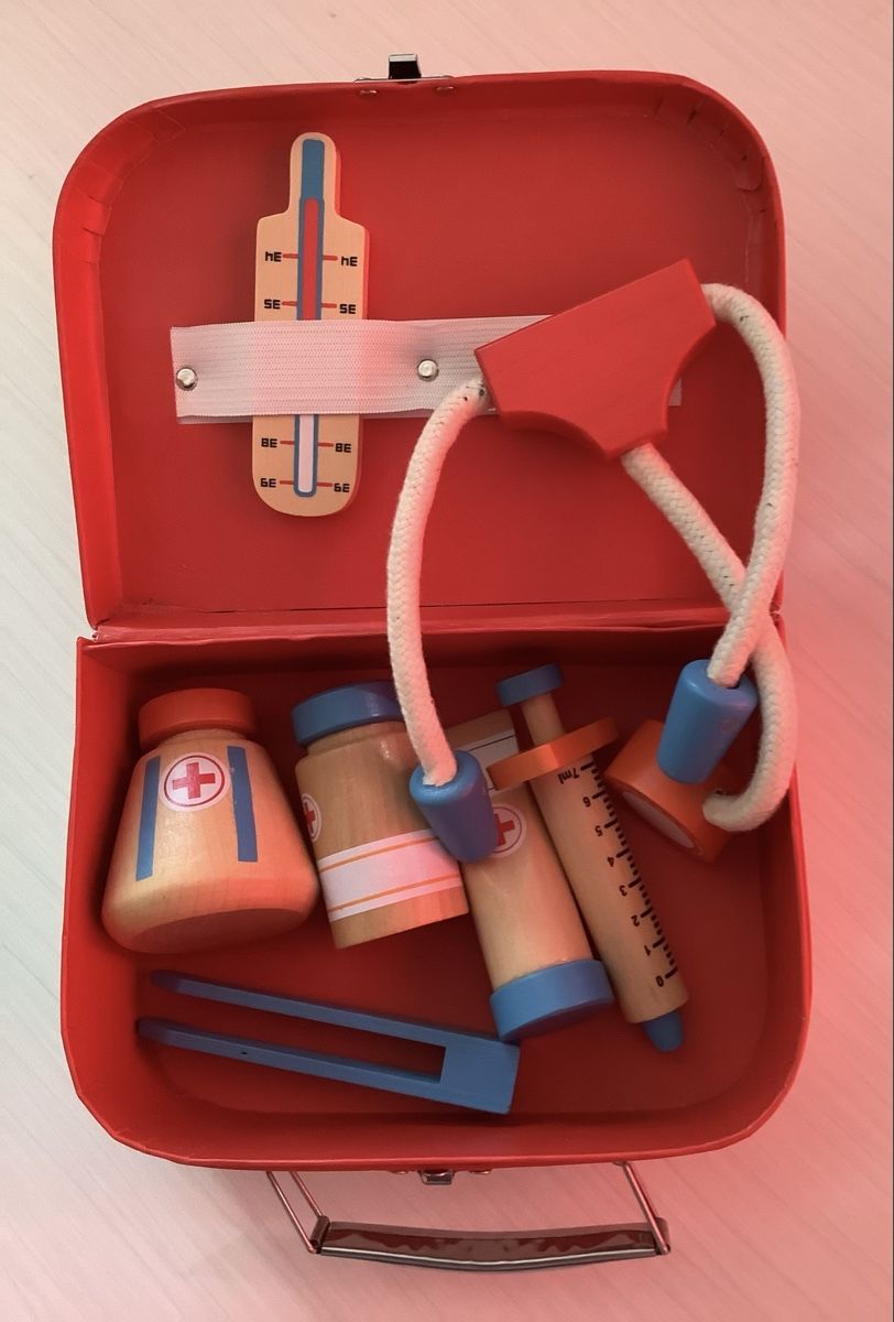 Jouets: Kinder Arztkoffer – D'occasion à Lichtensteig par Buemo 1