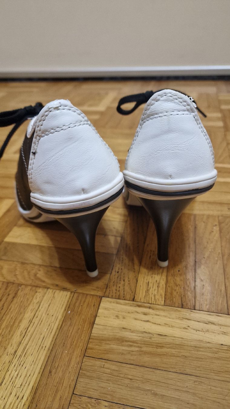 Scarpe da donna: Damenschuhe gr 38 schwarz / weiss – Usato da Binningen venduto da nescafe29 3