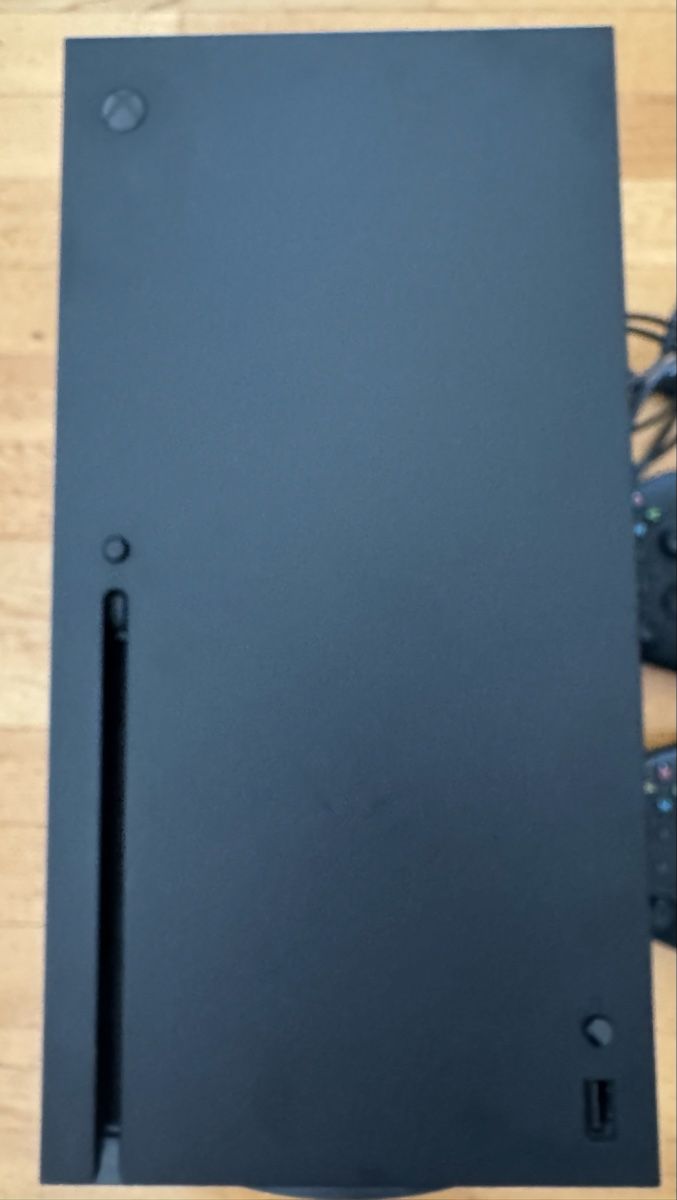 Microsoft Console: Xbox Series X 1TB + 2 Controller + 1 Akku + 8 Games – Usato da Wettingen venduto da lutenus 4