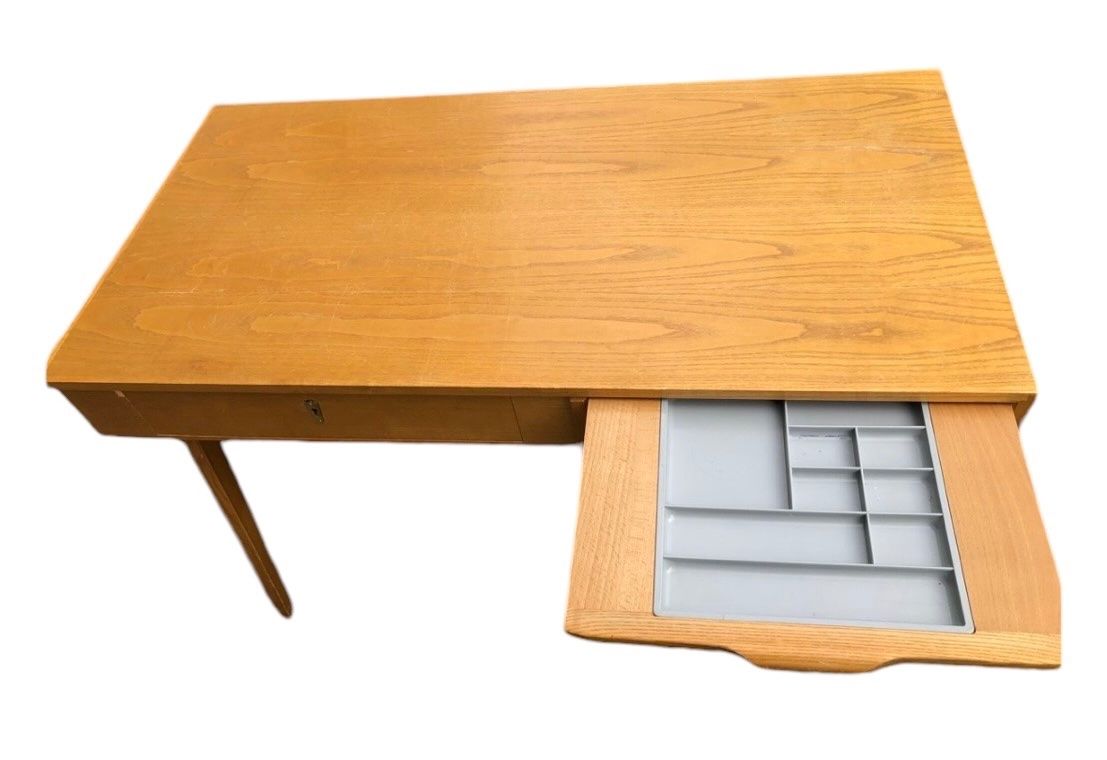 Scrivanie: Bureau vintage années 60-70 – Usato da Dotzigen venduto da SecondHandGems 3