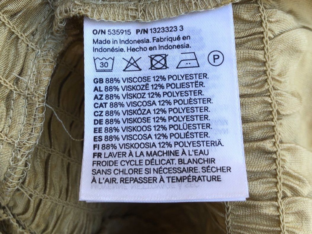 H&M Camicette: H&M luftige Bluse mit Raffung – Usato da Wädenswil venduto da Pixie_ 3