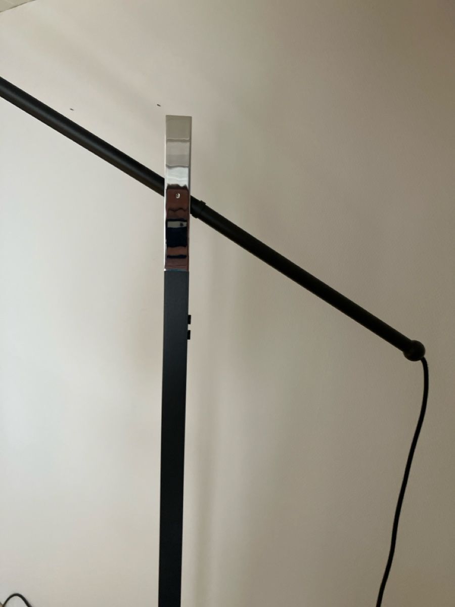 Lampes: Stehleuchte schwarz Metall – D'occasion à Allschwil par astoerli 3