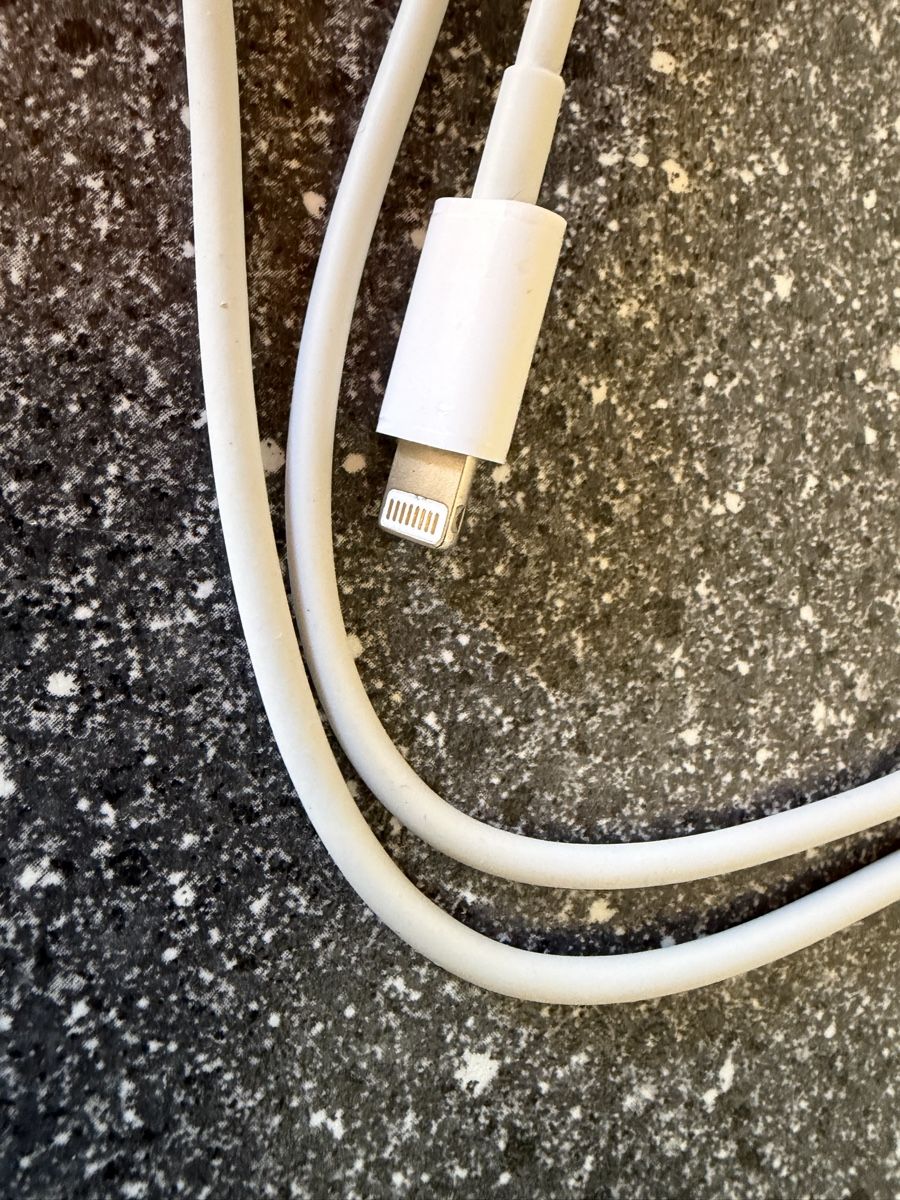 Ladegeräte: Ladekabel Lightning auf USB A – Neu (gemäss Beschreibung) aus Erlenbach ZH von Ritschly 2