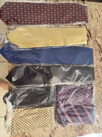Cravatte tutti di marca Herames ecc 
