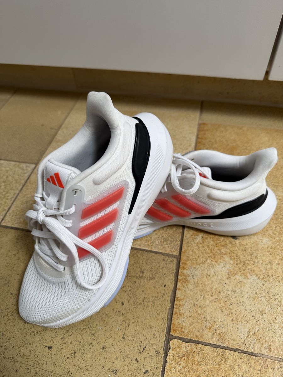 Adidas Chaussures garçon: Adidas kinder Schuhe  – Neuf (Voir description) à Zufikon par Honda-cbr1000