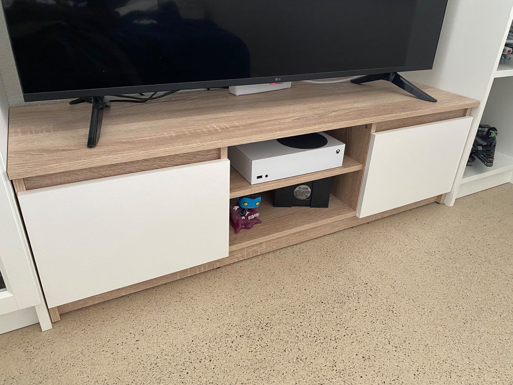 Fixations: TV stand – D'occasion à Zürich par gio_peirano98