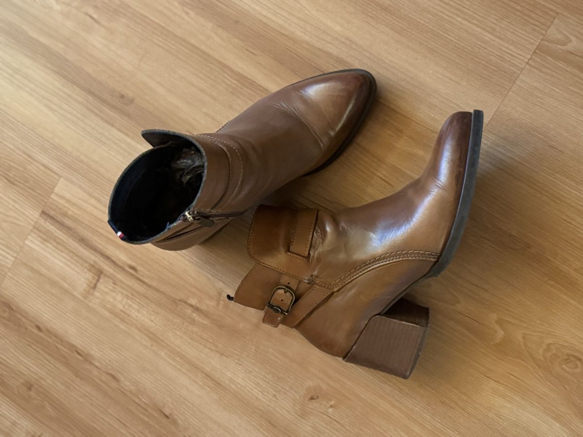 Tommy Hilfiger Scarpe da donna: Stiefeletten TOMMY HILFIGER – Usato da Gadmen venduto da Pinguin89_90 1