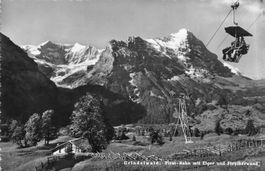 Grindelwald (BE) First Bahn mit Eiger und Fiescherwand