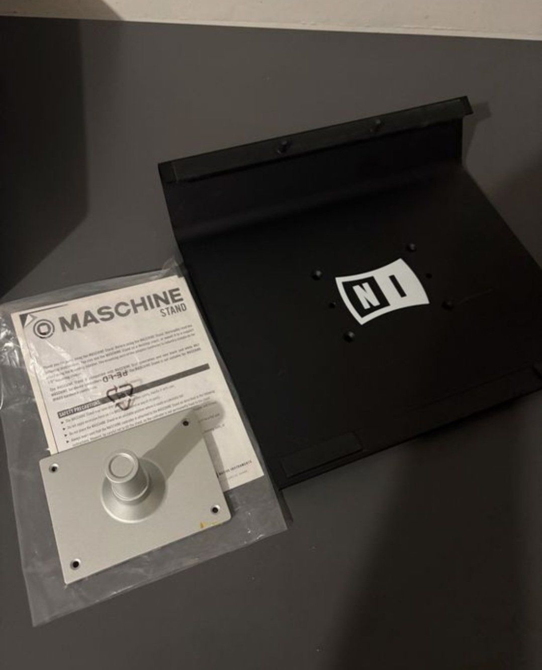 Native Instruments Musikinstrumente: Native Intstruments Maschine MK2 inkl. original Stand - Top! – Gebraucht aus Schaffhausen von dan_h6hm 3