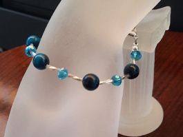 Blaues Armband, Tigerauge und Glassteine, verstellbar