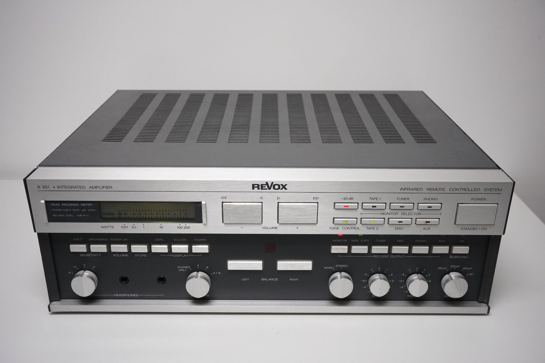 Revox Amplificateurs: Revox B251 – D'occasion à Ammerzwil BE par Swissoetzi