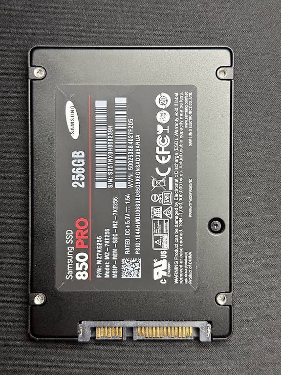 Dischi rigidi: SAMSUNG SSD 850 PRO 256GB – Usato da Niederbipp venduto da Bazhkim 1