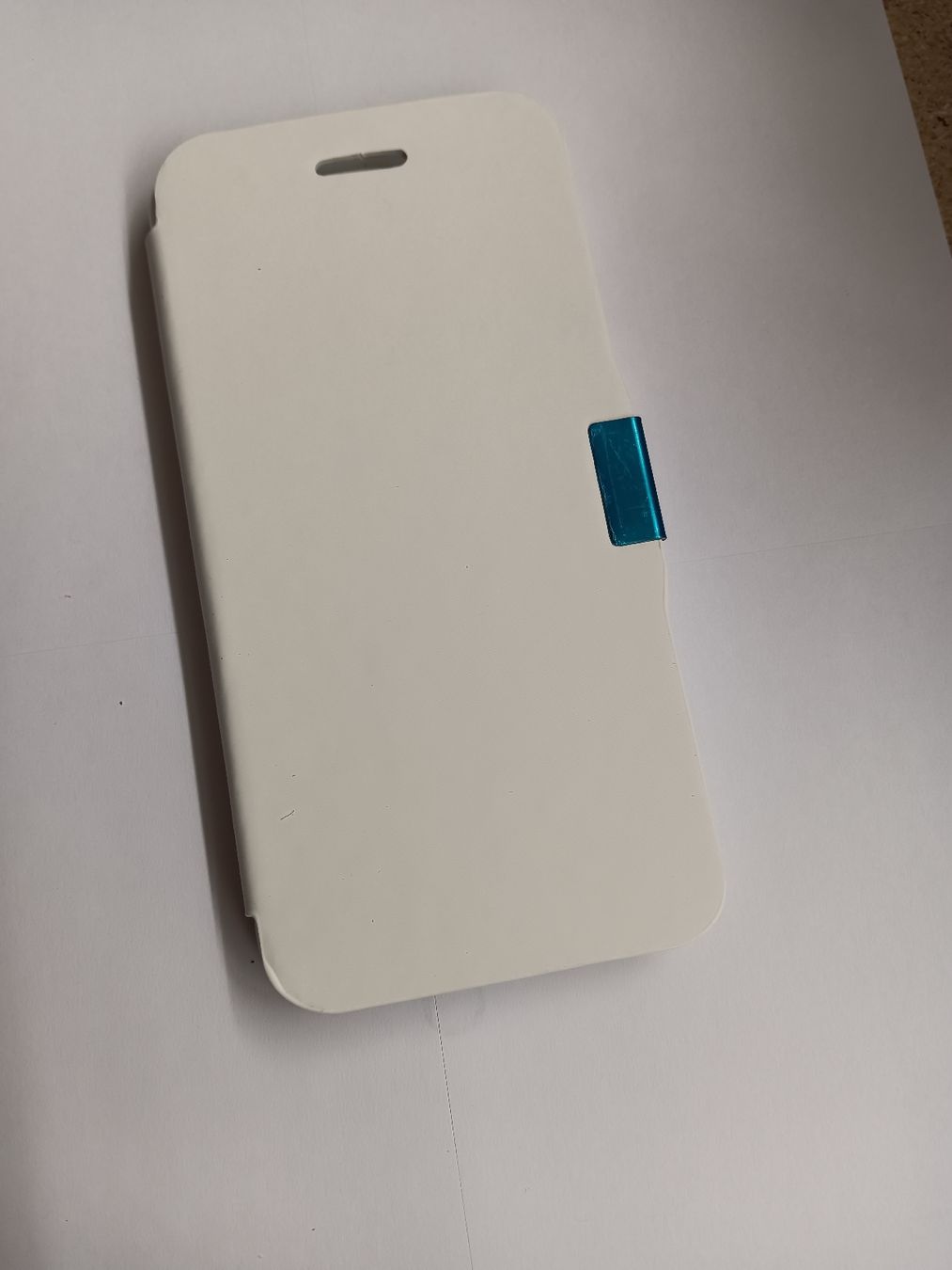 Covers & Schutzfolien: Weisses Klappschutz Case iPhone 6/6s – Neu und originalverpackt aus Ermatingen von rik4rdo