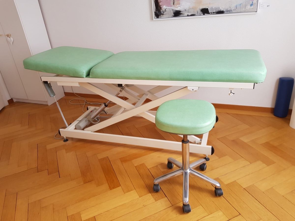 Lettini & sedie per cosmetici: Massagebett – Usato da Zollikofen venduto da Matoubaby1