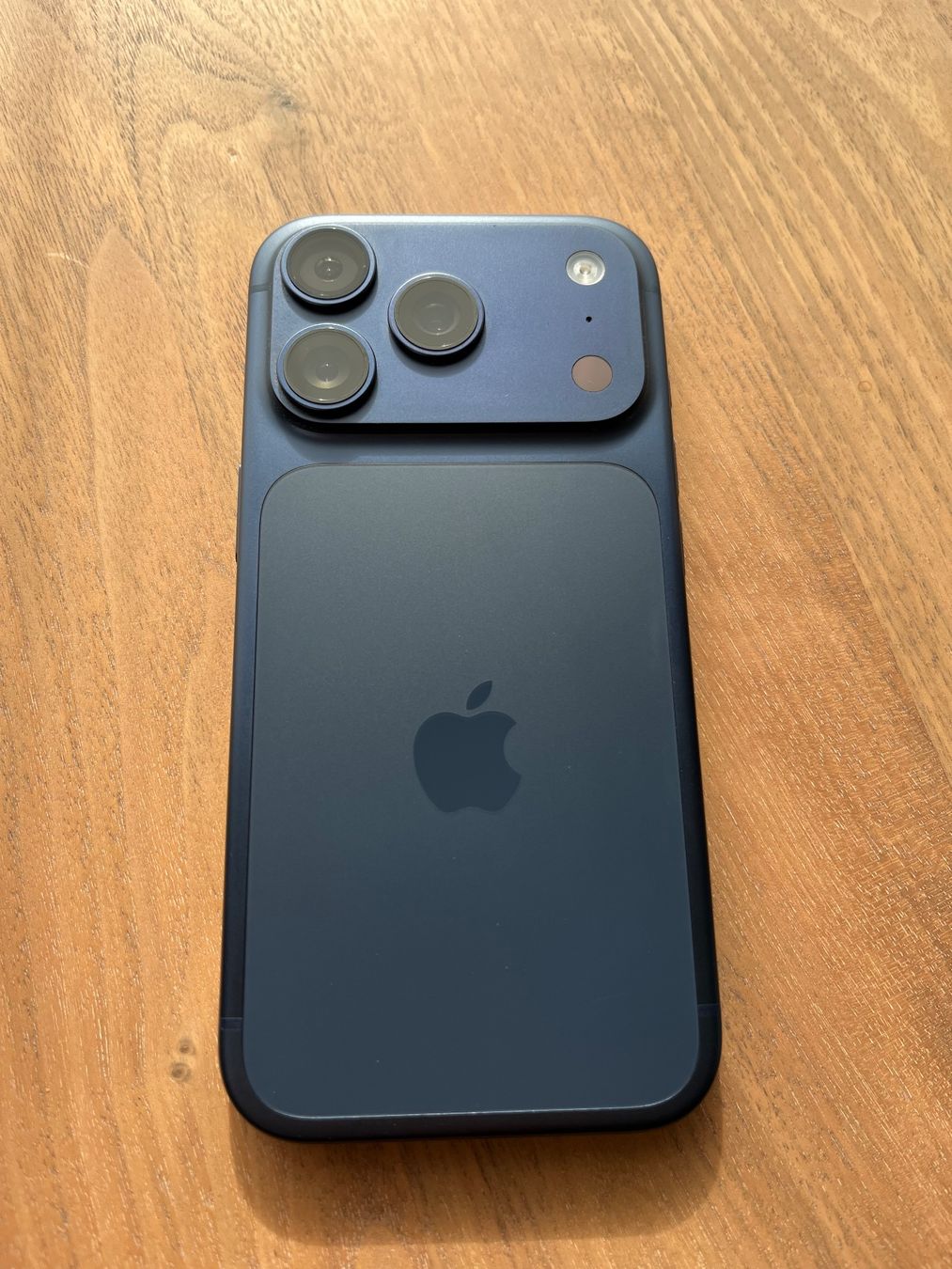 Apple Telefoni cellulari / Smartphones: iPhone 17pro, Deep Blue, 512GB – Usato da Schöftland venduto da Maxxximum 6