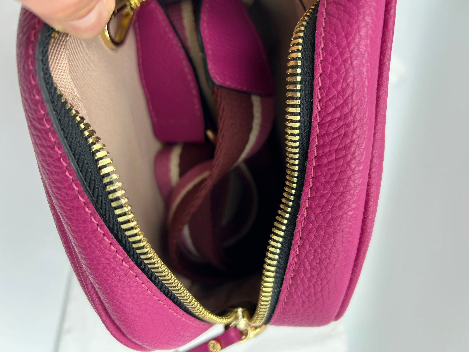Gianni Chiarini Borse da donna: Gianni Chiarini pinke Kameratasche – Nuovo (secondo la descrizione) da Turgi venduto da dewi2003 1