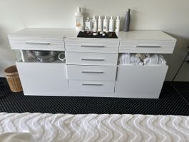 Sideboard weiss mit Schubladen und Fächern guter Zustand