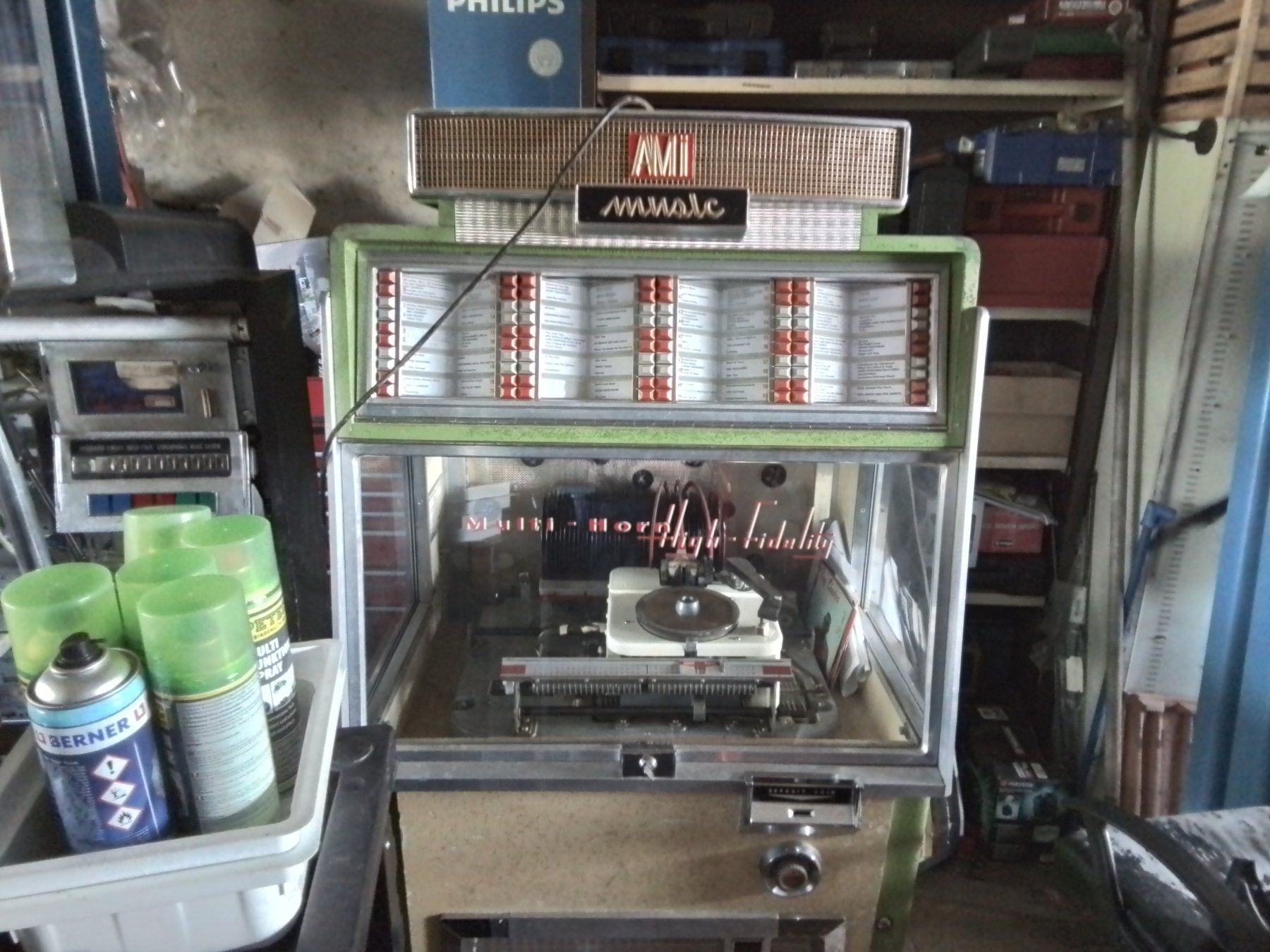 Musiktruhen: Beau jukebox Ami de 1955 dans son jus. – Gebraucht aus Morrens VD von senka 1