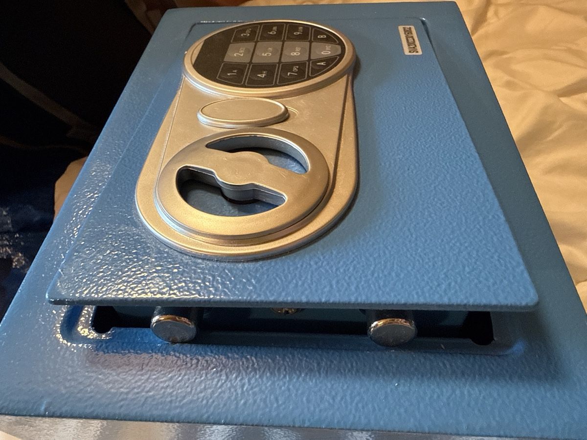 Coffre-fort: Electronic Digital Safe Blue Like New Condition – D'occasion à Naters par vir_8t9z 1