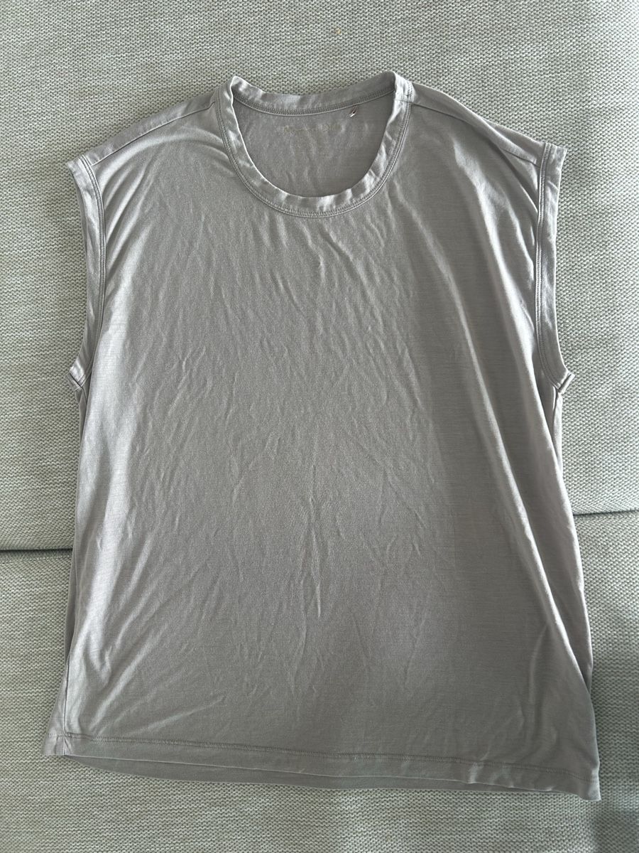 Massimo Dutti Tops: Top MassimoDutti size S  – Gebraucht aus Epalinges von kat_lyp6