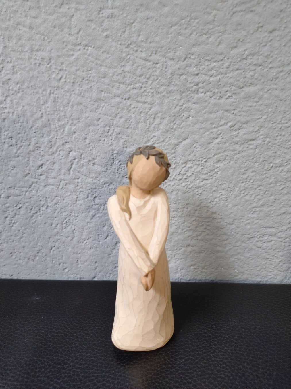 Willow Tree Statuette: Willow Tree Figur Mädchen mit Haarkranz Celebrate – Usato da Gossau ZH venduto da Lichtlein
