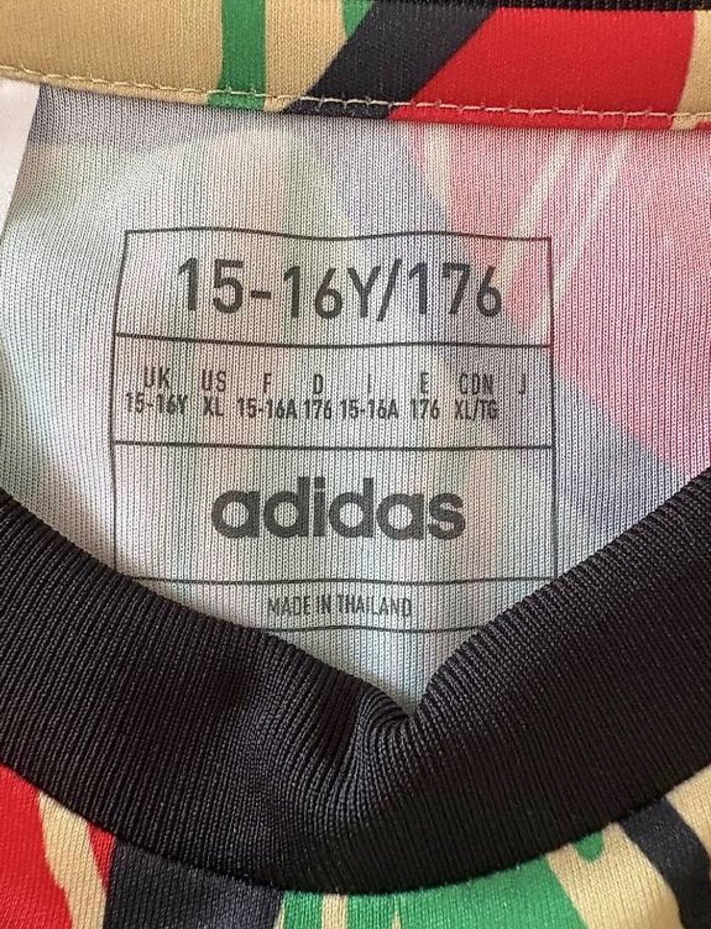 Trainer, Turnhosen & -trikots: Arsenal Pre-Match Trikot – Neu und originalverpackt aus Biel-Benken BL von oss_9syr 2