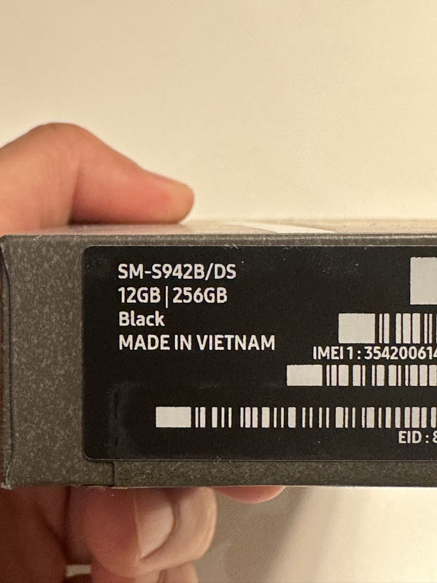 Samsung Telefoni cellulari / Smartphones: Samsung galaxy s26 256gb black – Nuovo (secondo la descrizione) da Frauenfeld venduto da bybong 3