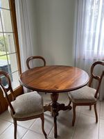 Table ronde style Louis-Philippe en bois avec 3 à 5 chaises