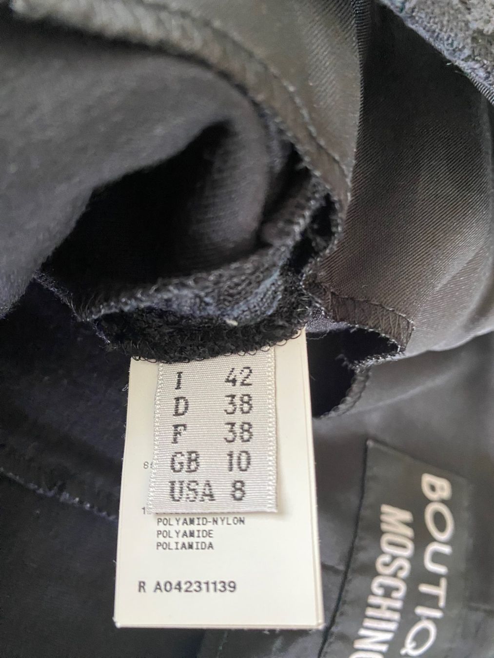 Moschino Vestiti: Boutique MOSCHINO – Usato da Luzern venduto da Turmliebe 4