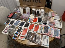 Mehrere Hüllen für IPhone im Gesamtpacket, NEU!