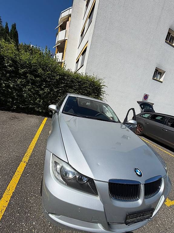 BMW Autos: Auto BMW 320i – D'occasion à Dulliken par lej_lfp7 1
