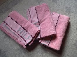 3 tolle TOMMY HILFIGER Badtücher