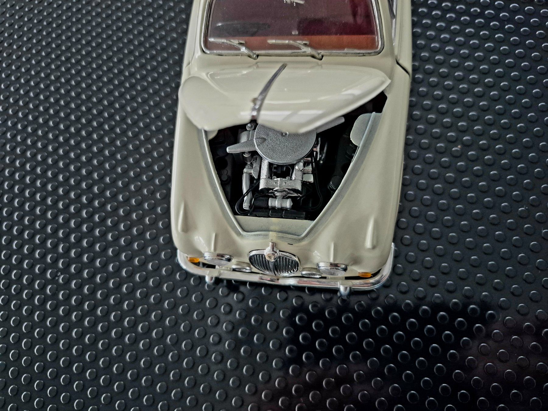 Jaguar Modellini d'auto: Jaguar Mark II,  Modellauto 1:18, Beige, Top – Usato da Schaffhausen venduto da Catboot01 1