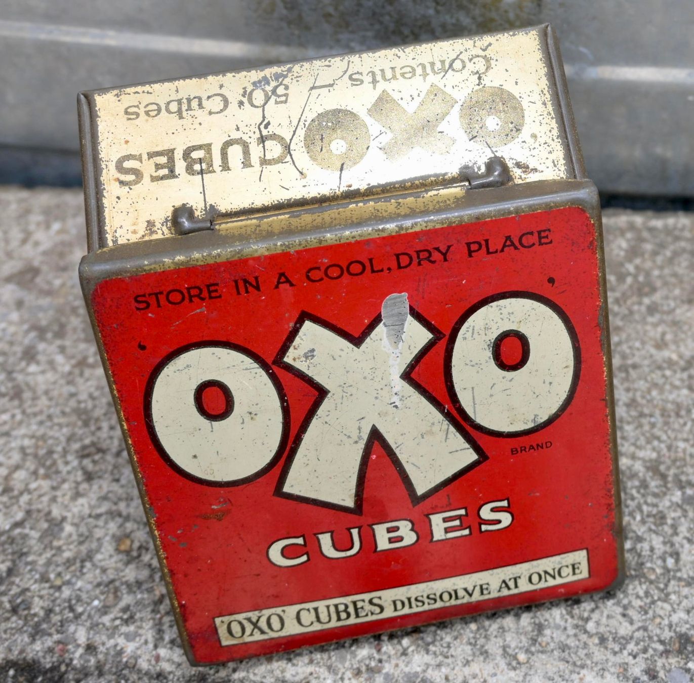 Barattoli: Vintage Blechdose OXO CUBE Strengthens Every Dish – Usato da Pfaffhausen venduto da mono_rec 1