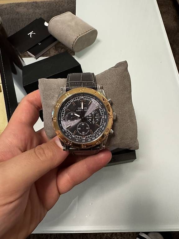 Guess Orologi: GUESS Chronograph Leder | Mit Box & Frische Batterie – Nuovo (secondo la descrizione) da Kriens venduto da Fraxons