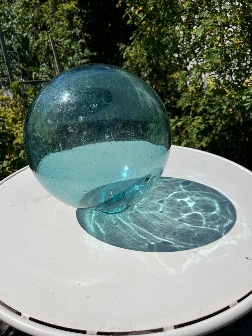 Gläser: Antike Glaskugel hellblau Fischerboje ca. 30cm Durchmesser – Gebraucht aus Zürich von seaside999 2