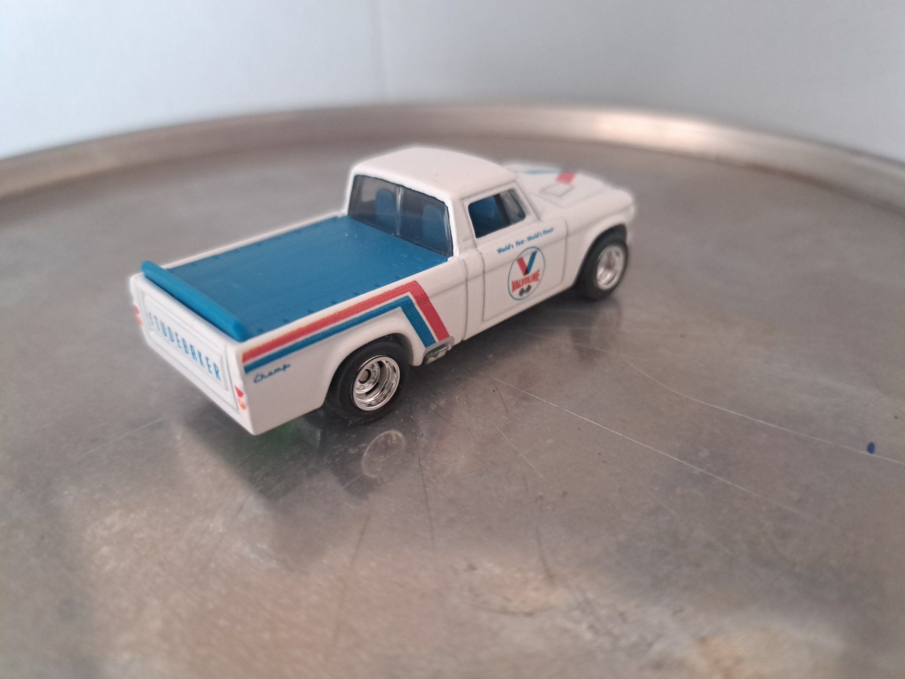 Hot Wheels Modellini d'auto: Hot Wheels Premium Valvoline Studebaker – Nuovo (secondo la descrizione) da Emmenbrücke venduto da bikesandmore75 3