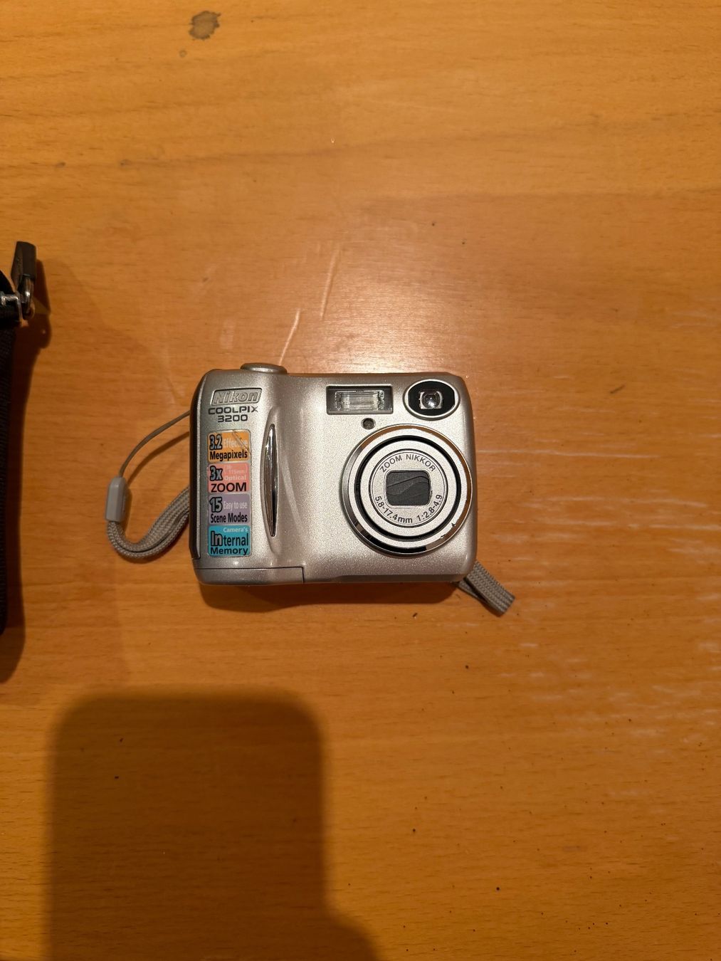Nikon Fotocamera: Nikon Coolpix 3200 Kamera silber mit Tasche – Difettoso da Herzogenbuchsee venduto da beni91 1