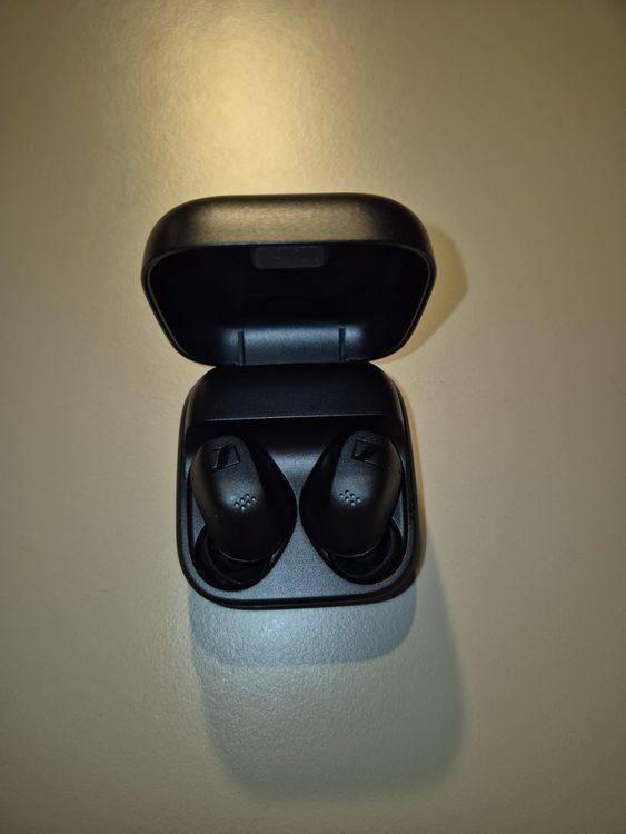 Sennheiser Cuffie: Sennheiser ACCENTUM True Wireless – Usato da Biel/Bienne venduto da vpi1996