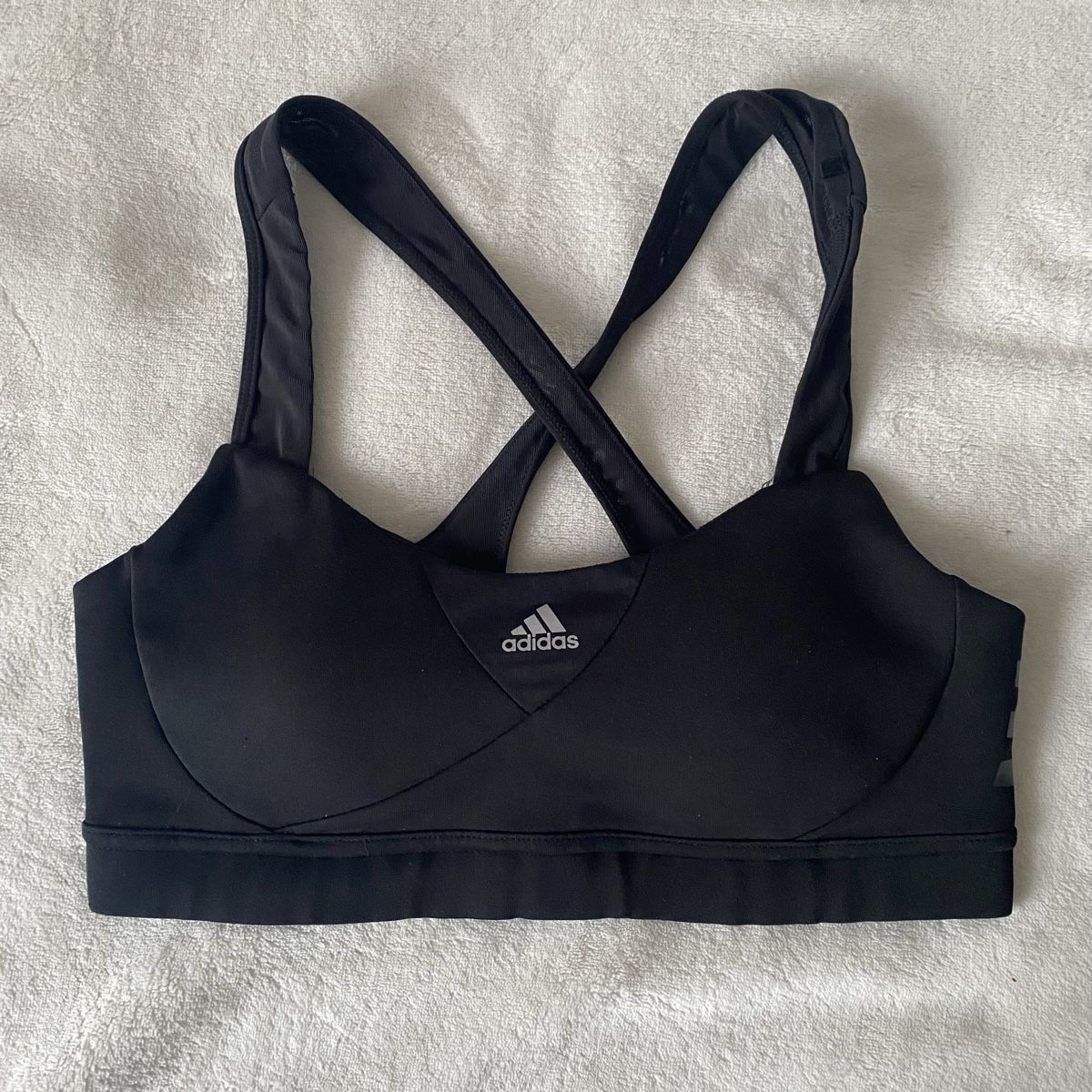 Adidas Altra biancheria intima: Adidas Original Sports Bra – Usato da Givisiez venduto da dor_xb9k