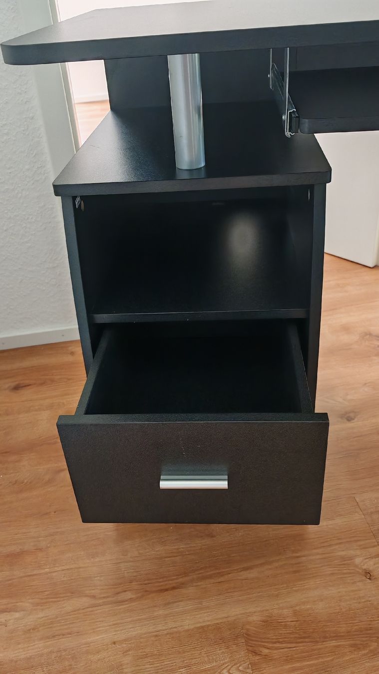 Schreibtische: Bürotisch  – Gebraucht aus Bilten von Schnelli0 1