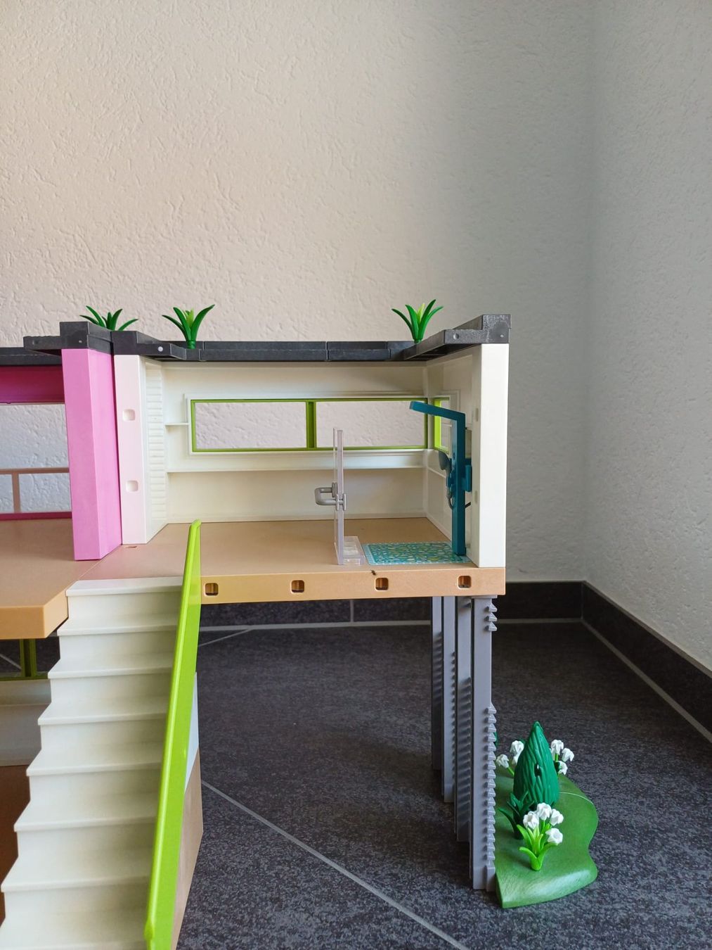 Playmobil Giocattoli: Playmobil moderne Luxusvilla mit Pool – Usato da Rothrist venduto da babs_1981 2
