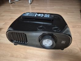 Beamer Epson EH-TW6600