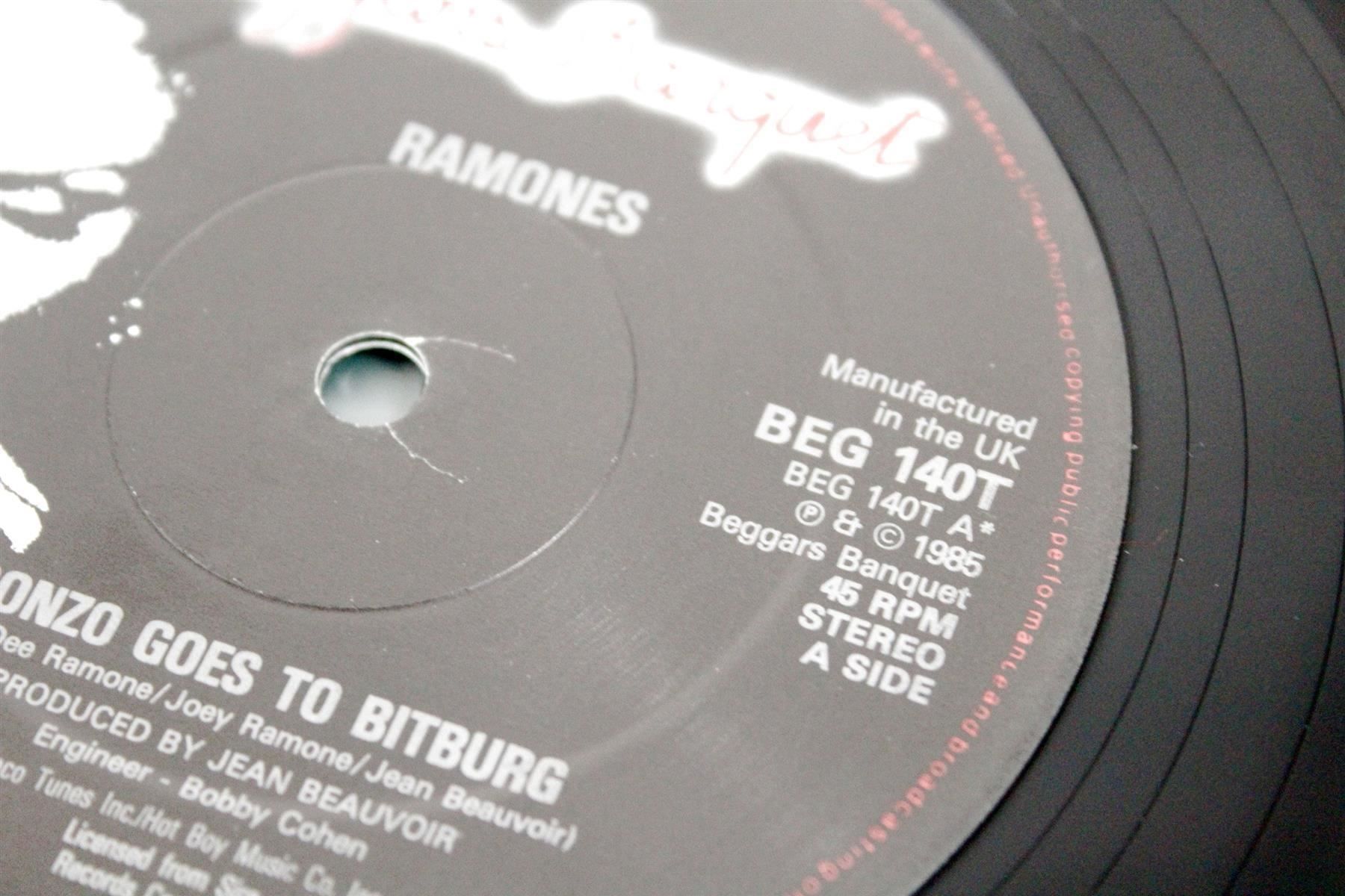 Dischi in vinile: RAMONES: Bonzo goes to Bitburg – Usato da Bern venduto da vinyl-heaven 1